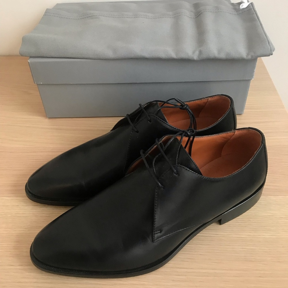 The Modern Oxford (Everlane)